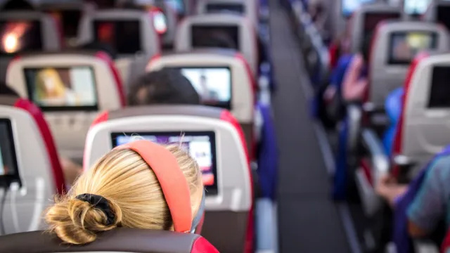 Jsem letuška a díky tomuto skrytému tlačítku je vaše sedadlo pohodlnější