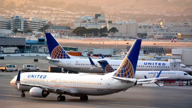United sta rendendo più difficile ottenere aiuto per i voli cancellati, dicono i passeggeri