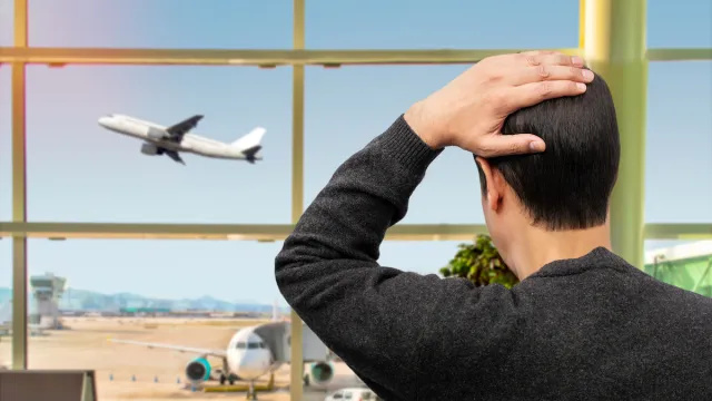 Delta stjuardess paljastab, et lennufirmad meelitavad teid lennust ilma jääma