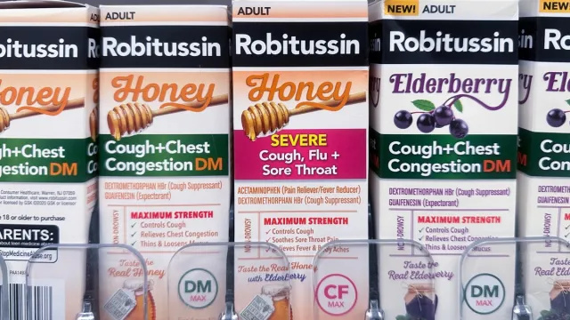 Velik nov odpoklic sirupa za kašelj Robitussin zaradi 'kontaminacije', opozarja FDA