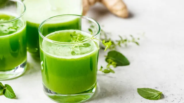 Ang 103-Taong-gulang na Babae ay Umiinom ng Green Juice sa loob ng 30 Taon—Narito ang Kanyang Recipe