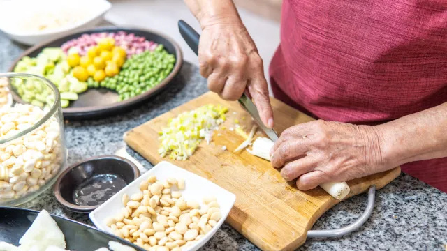 115 वर्षीय महिला ने अपने दीर्घायु आहार का रहस्य उजागर किया
