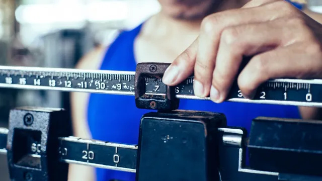 L'home perd 157 lliures en 2 anys amb un exercici 'sense dolor'.