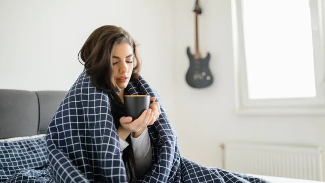 Faut-il boire du café quand on est malade ? Les médecins s’expriment